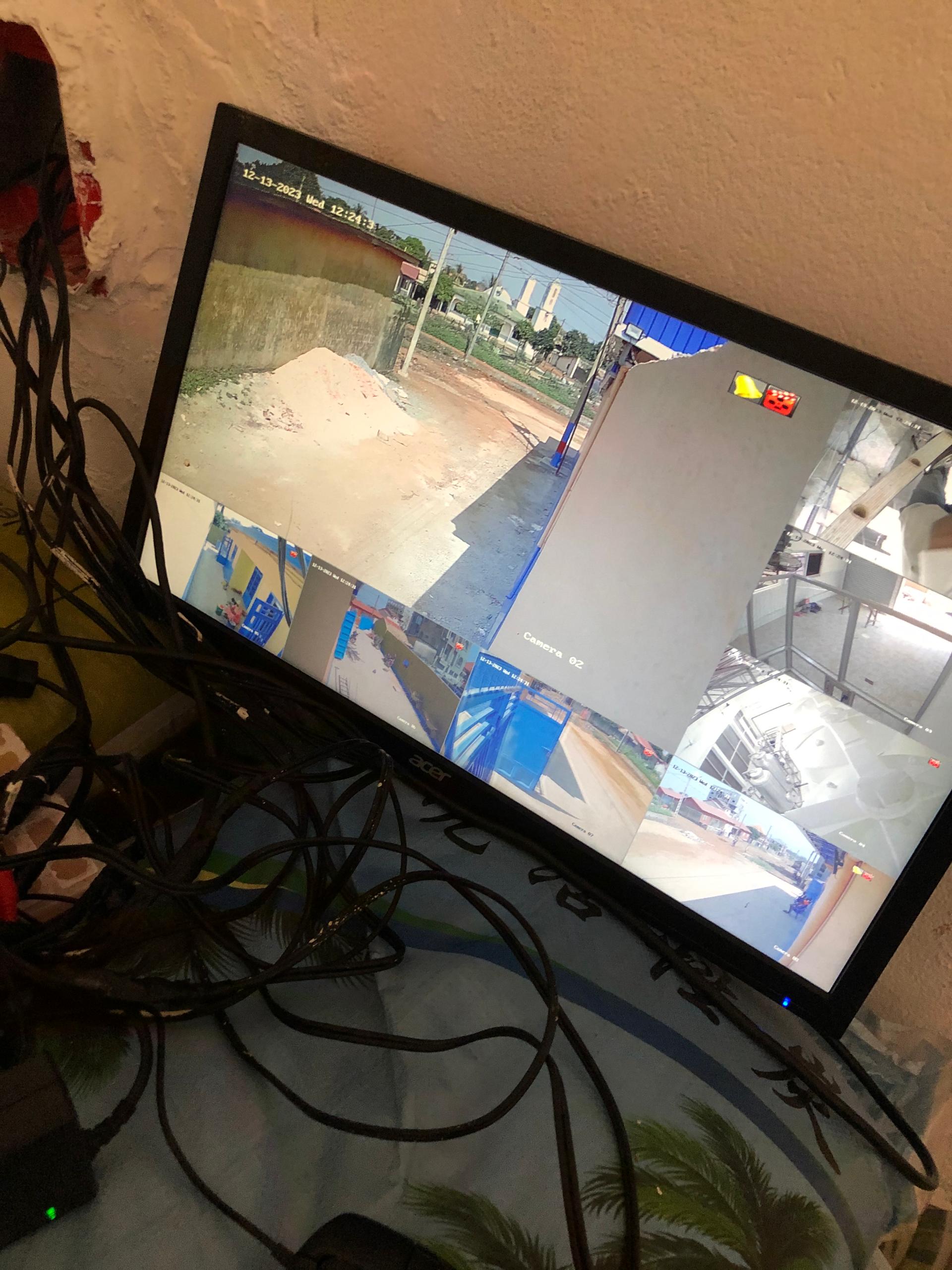 Caméra CCTV extérieure installation sécurité Conakry Guinée
